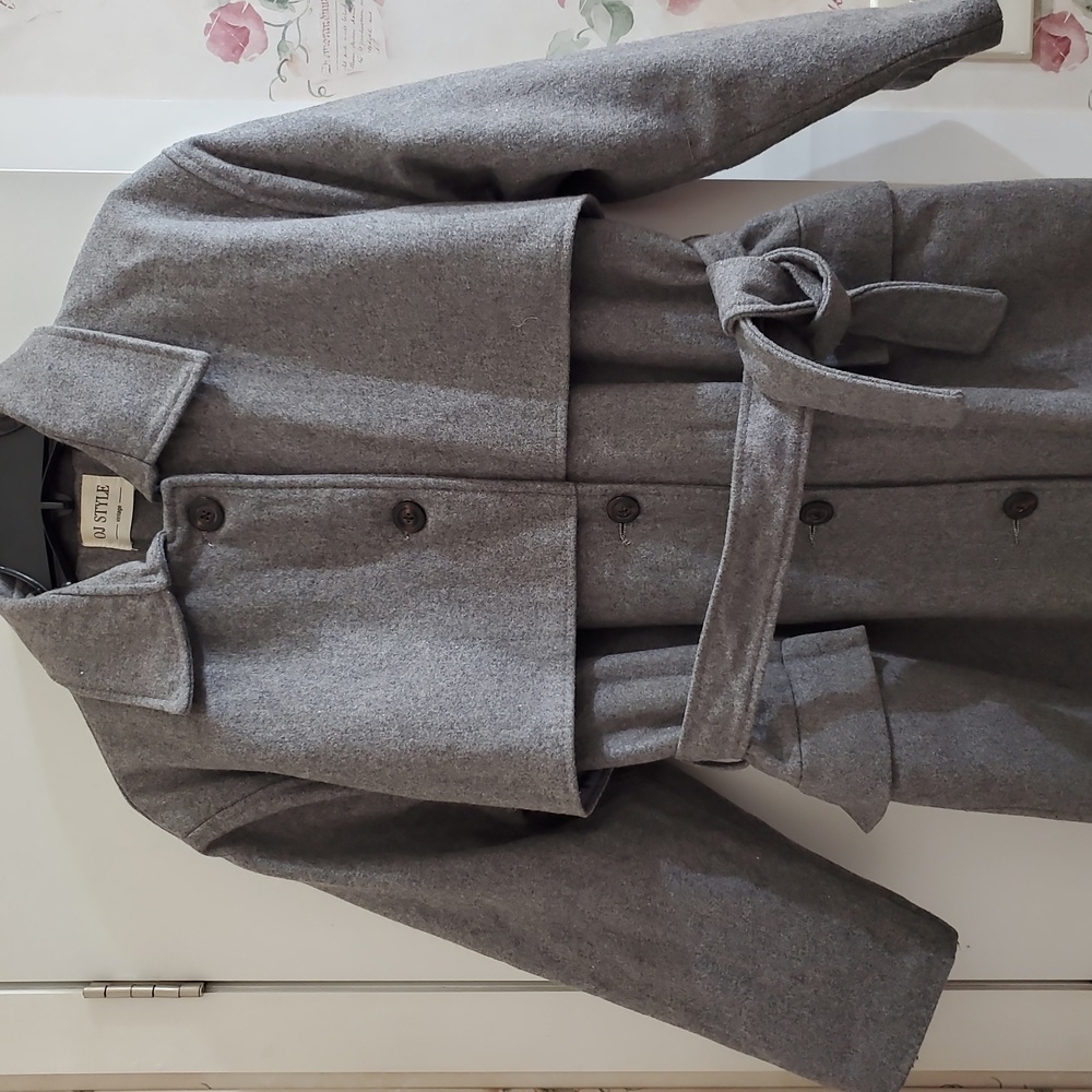 Winter coat with down interlayer
